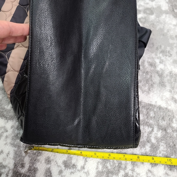 Betsey Johnson Heart Quilted Stripes Tote Bow - Picture 10 of 12